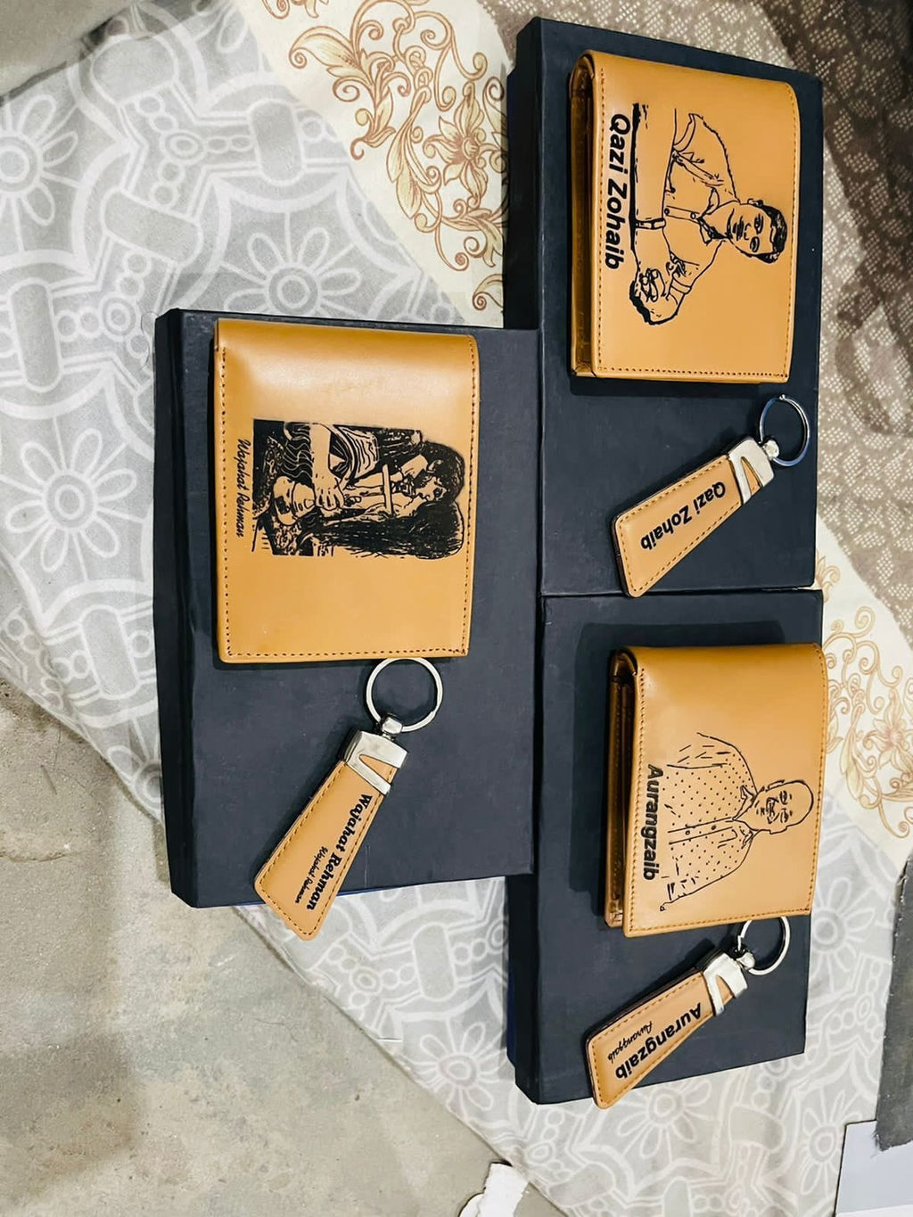 Big wallet and keychain set personalized with your picture and name, with gift box – photo 3