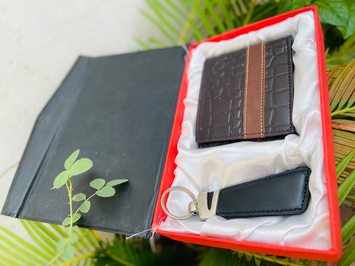 Wallet and keychain set personalized with your name, with gift box – photo 3
