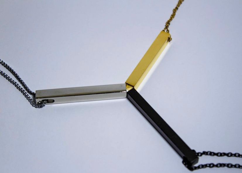 Customize name engraved 4D bar necklace by Classic Collection – photo 2