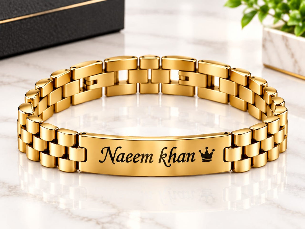 Engraved name chain-link bracelet by Classic Collection